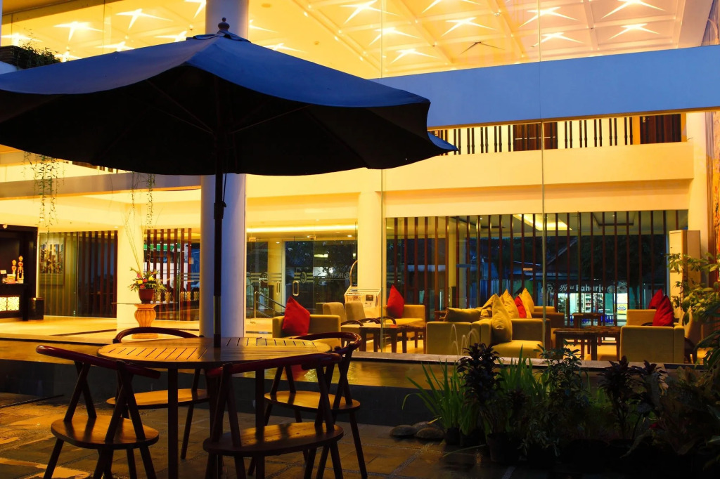 @Hom Platinum Gowongan