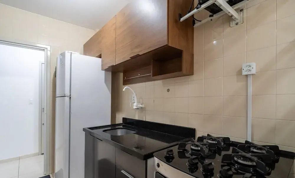 Apt w/ 2BR and Balcony in Downtown Floripa Ceb1106
