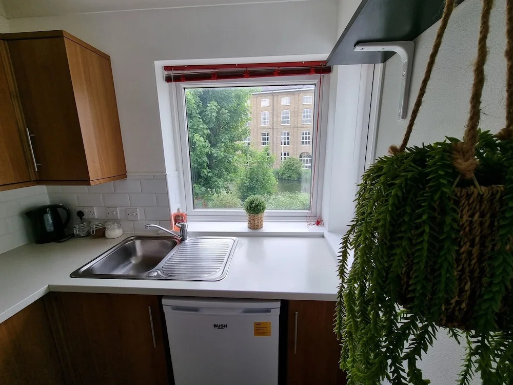 360 Serviced Accommodations - Swan Path Retreat - 2 Bedroom Apartment