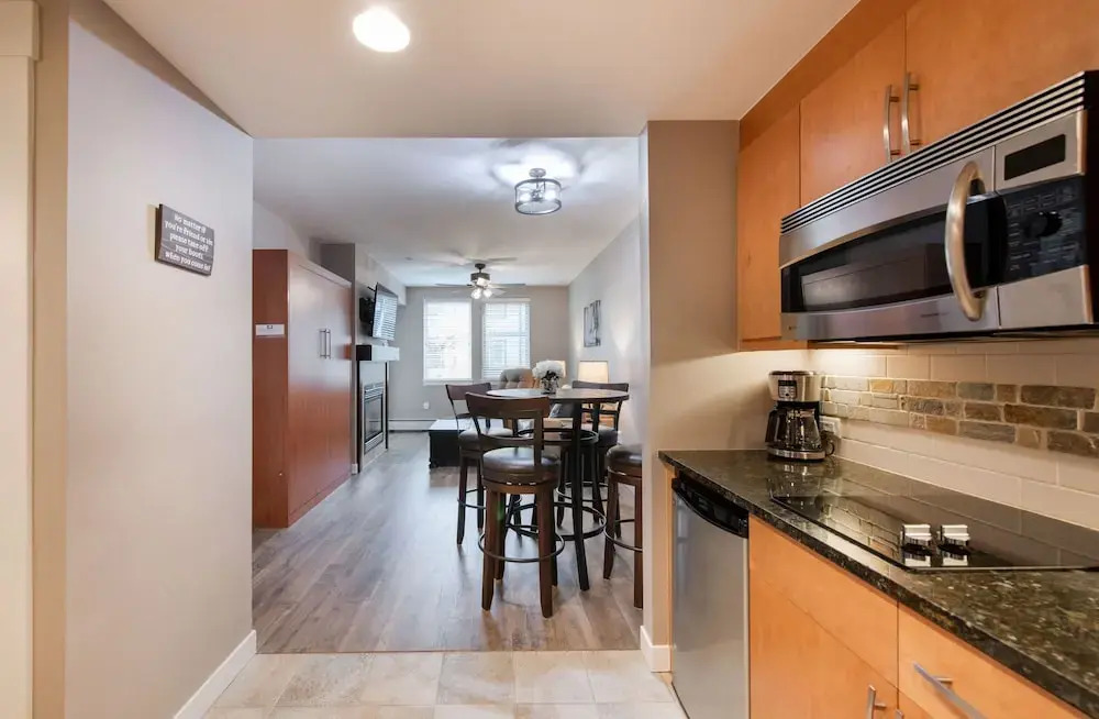 Premium Unit 3519- Fraser Crossing/founders Pointe 1 Bedroom Condo
