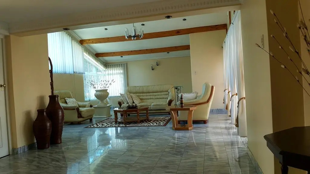 Zinzanathi Guest house