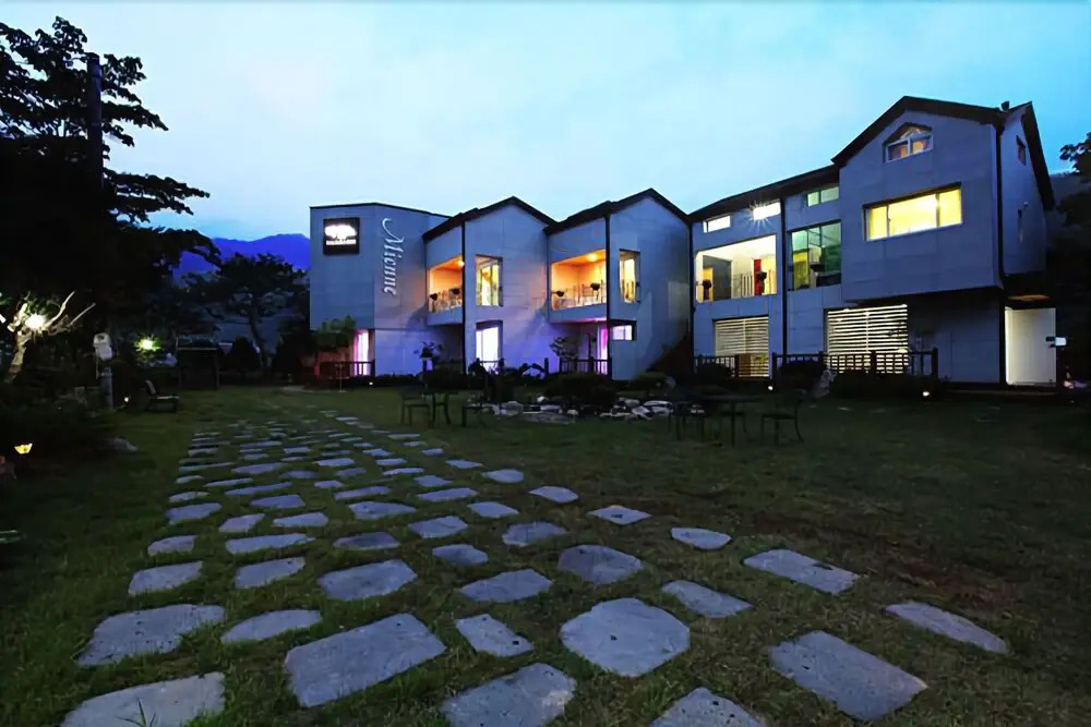 Gapyeong Rowa River view Pension