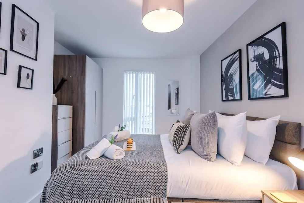 NEW Stunning 2 Bed Flat in Manchester Sleeps 4