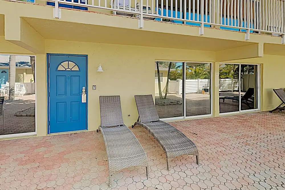 New Listing! Peaceful On Siesta Key Beach 1 Bedroom Apts