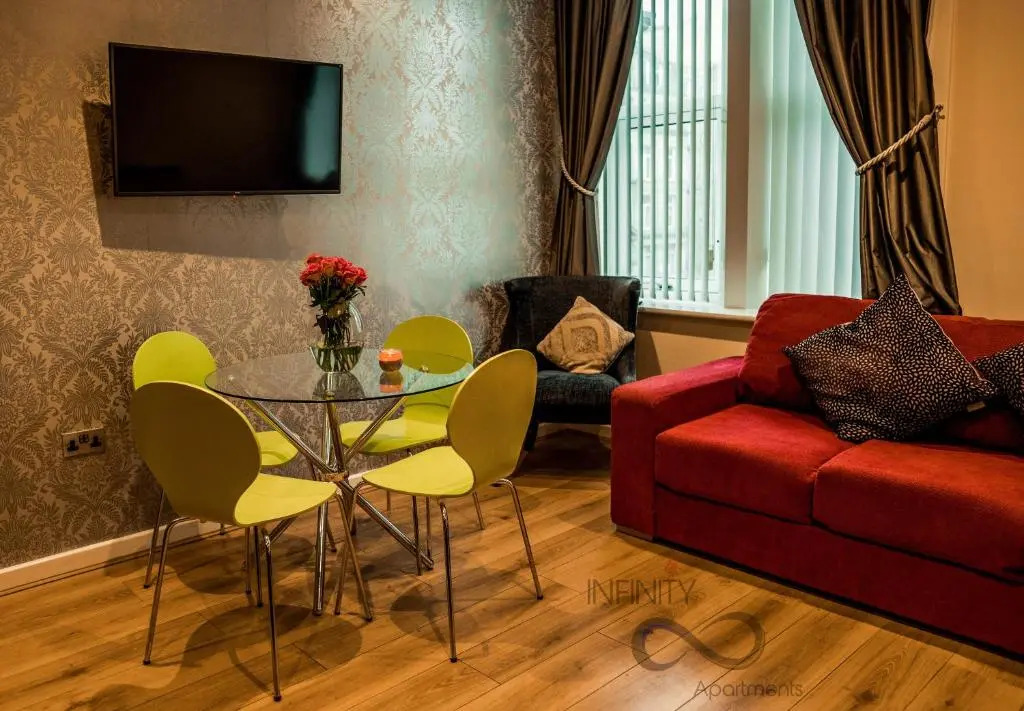 Party Pads Liverpool Sleeps 4 to 26