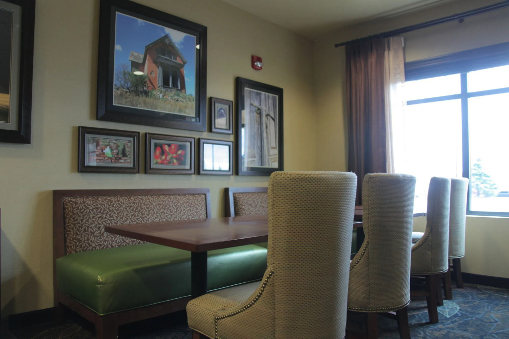 Little Missouri Inn & Suites Watford City