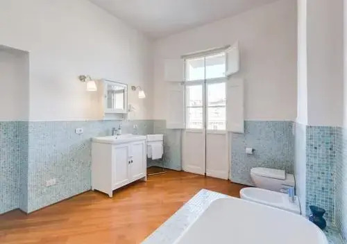 Modern flat near Piazza della Repubblica