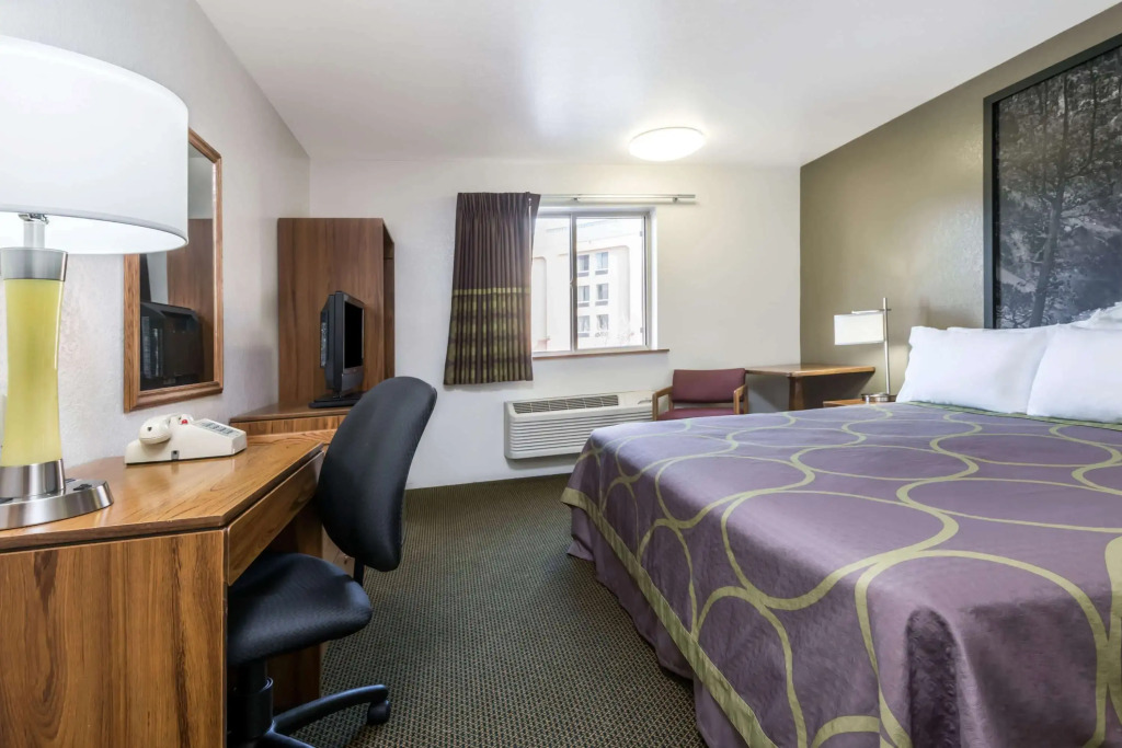 Super 8 by Wyndham Missoula/Reserve St