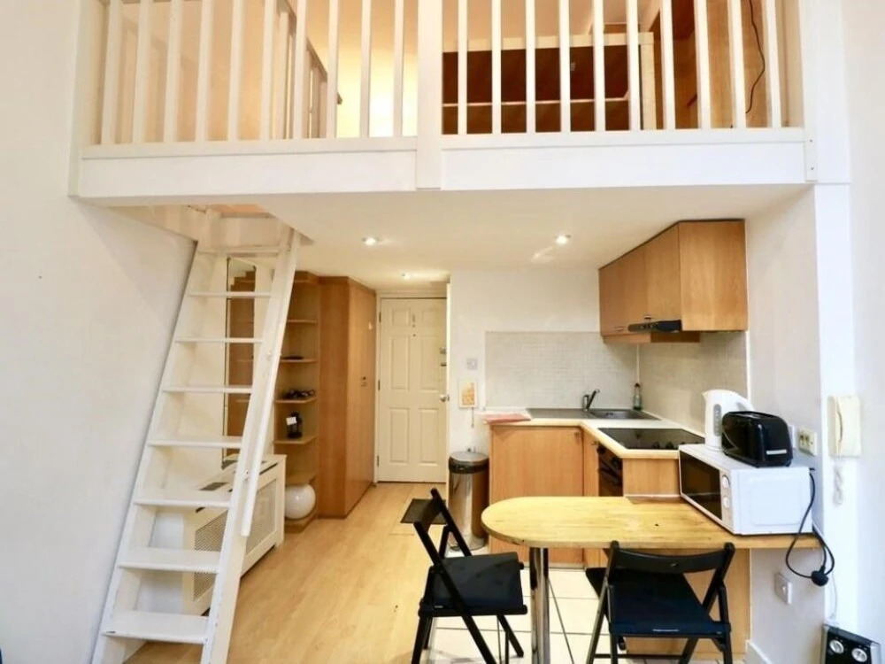 HFS Studio Next To Hydepark L16