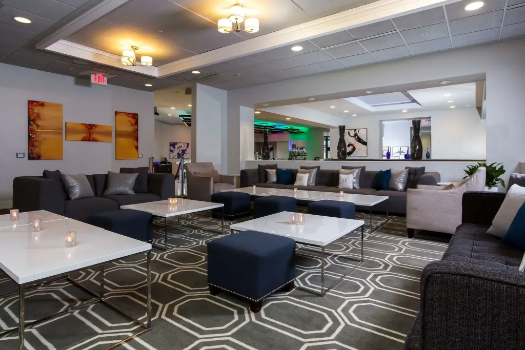 Harborside Hotel