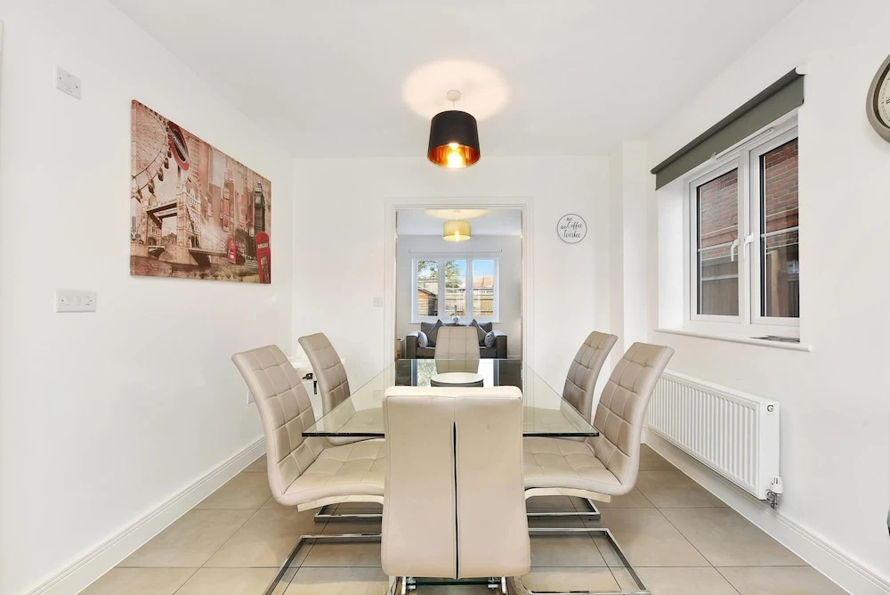 London Heathrow Living Holywell Serviced Houses