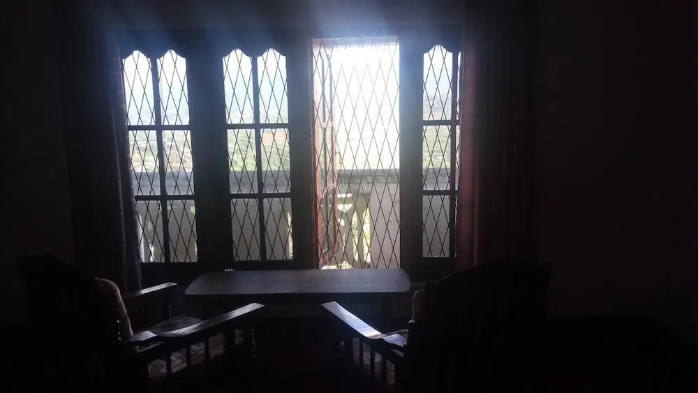 Inn eye shot