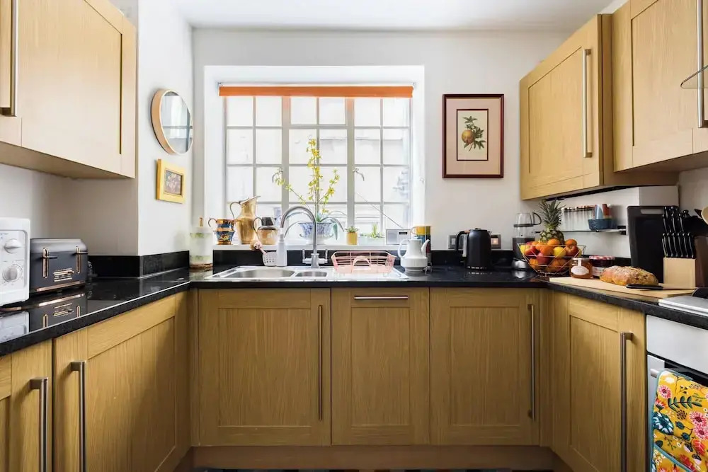 Mayfair 9-bed Townhouse - Sleeps 16, Patio & Ac