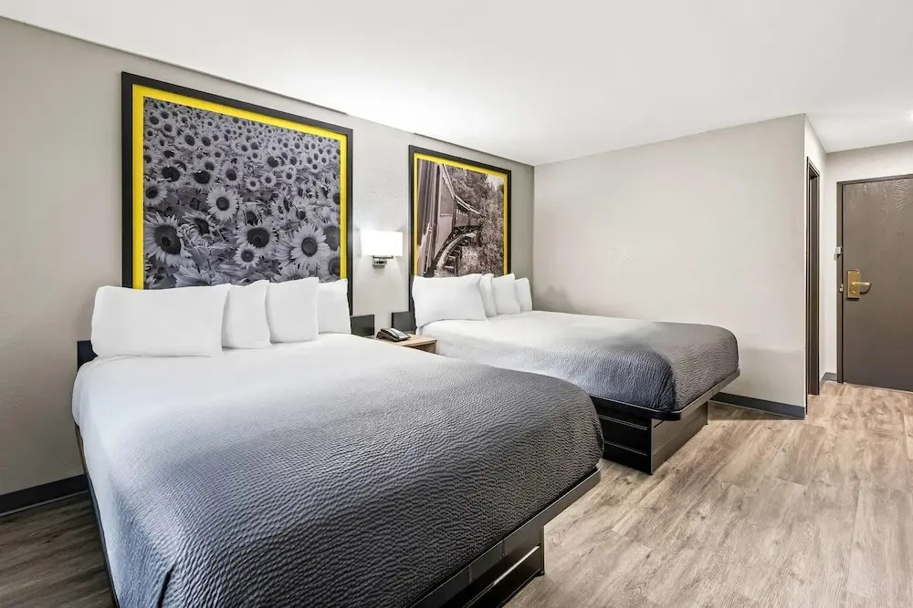 Super 8 by Wyndham Lewiston Auburn Area