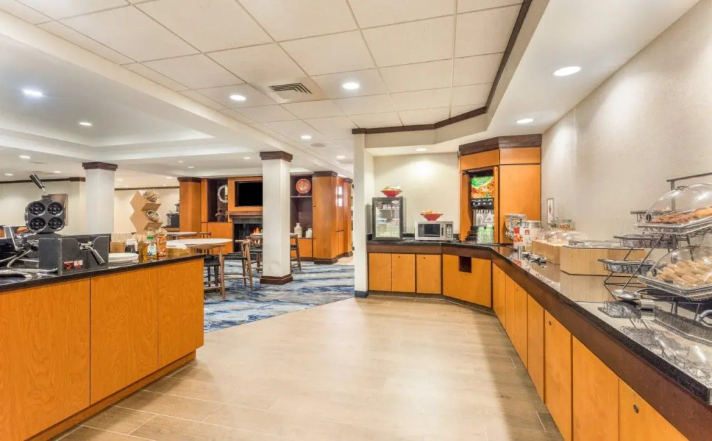 Fairfield Inn and Suites by Marriott Madison East