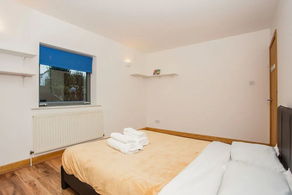 Bright 2Bed Water Side Flat