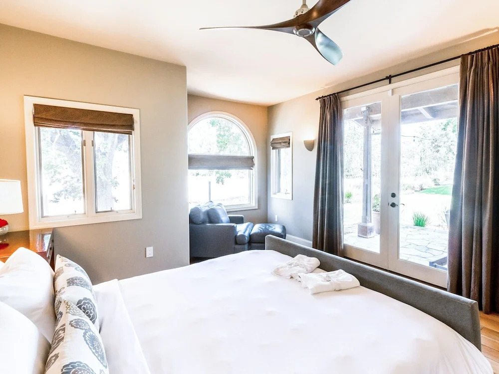 Gracious Living, Pool, and Privacy in Wine Country, Sonoma by RedAwnin
