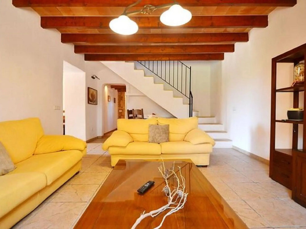 Mallorcan style house with pool and air conditioning 4 km from the sea
