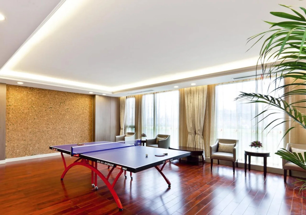White Horse Lake Jianguo Hotel