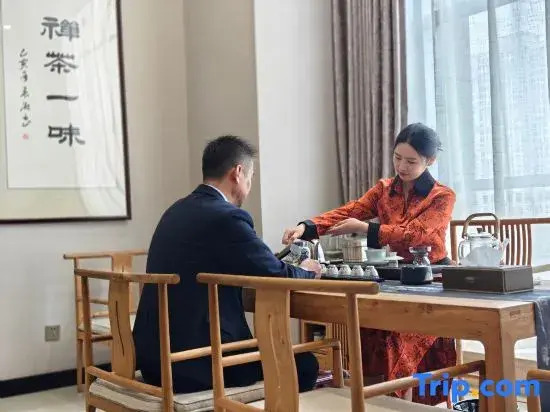 Zhengzhou East Railway Station E-unit  International Hotel