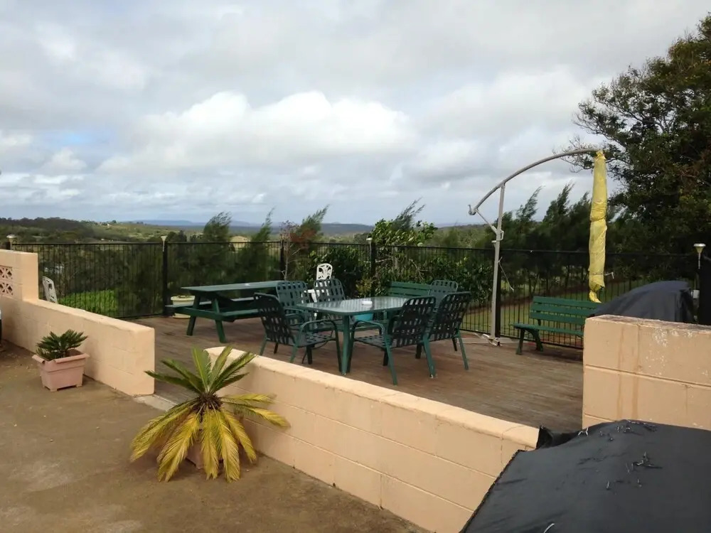 Avocado Motor Inn