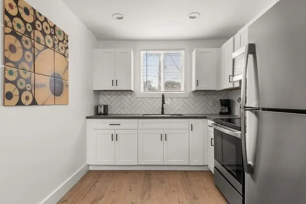 Chic Retreat In The Heart Of Nashville Unit #4a 2 Bedroom Apts