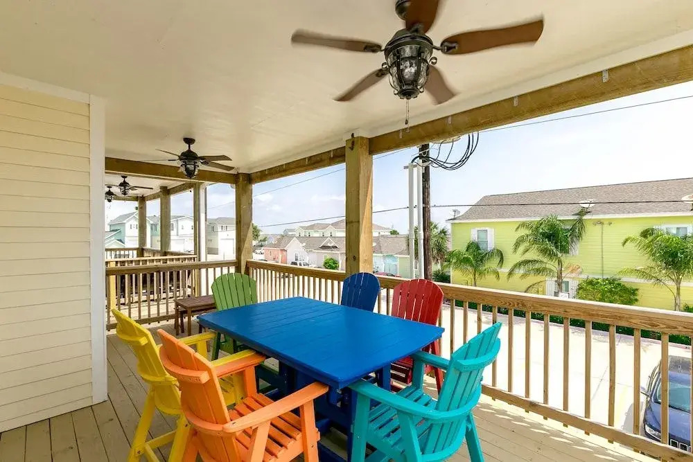 Roomy and Coastal in Port A by RedAwning