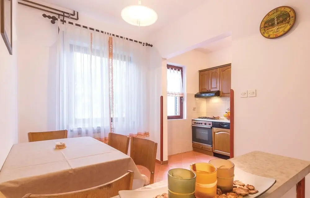 Awesome Home in Fazana With Wifi and 4 Bedrooms
