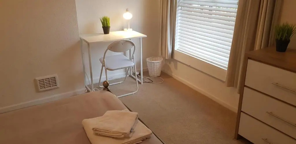 Beautiful cosy home on quiet street close to city centre