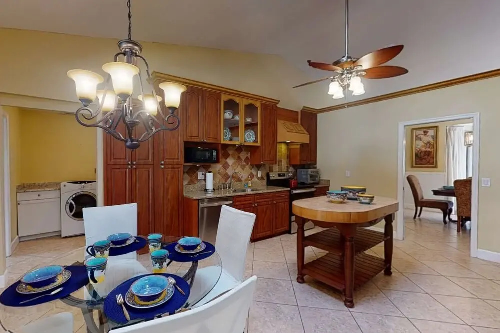 Sarasota Bay Pool Home