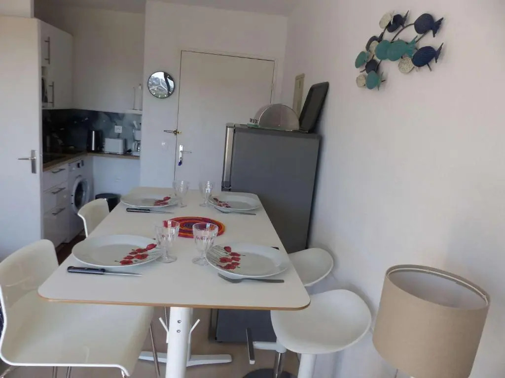 Appartement Le Lavandou, 2 pièces, 4 personnes - FR-1-308-79