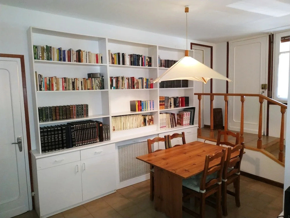 Apartamentos 3000 Escarrilla