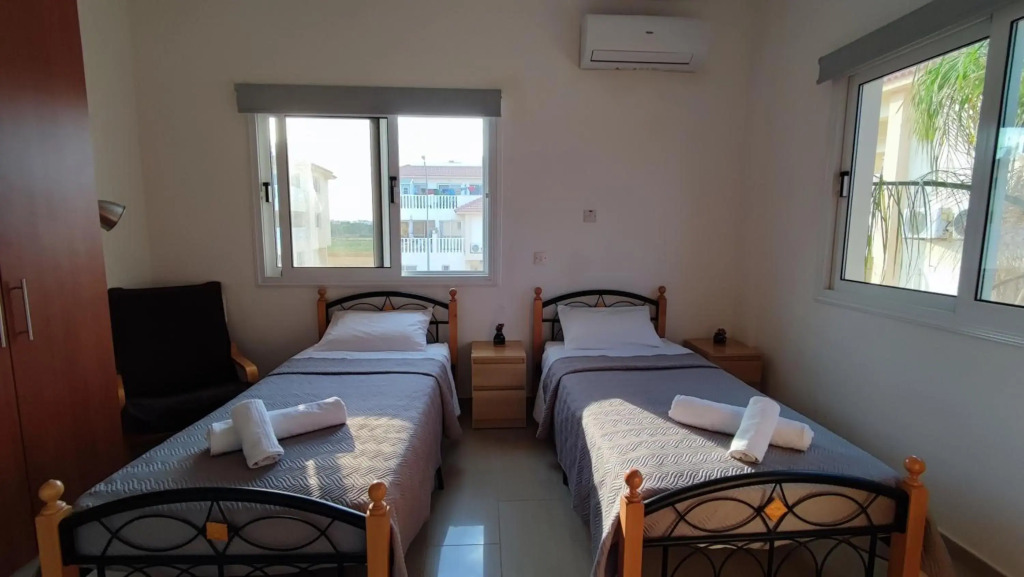 Lovely holiday home,Kapparis,2 swimming pools,Wifi