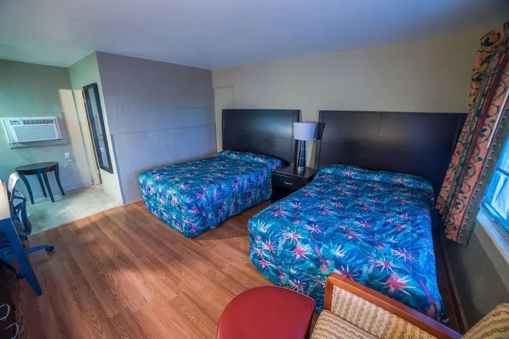 Deluxe Inn