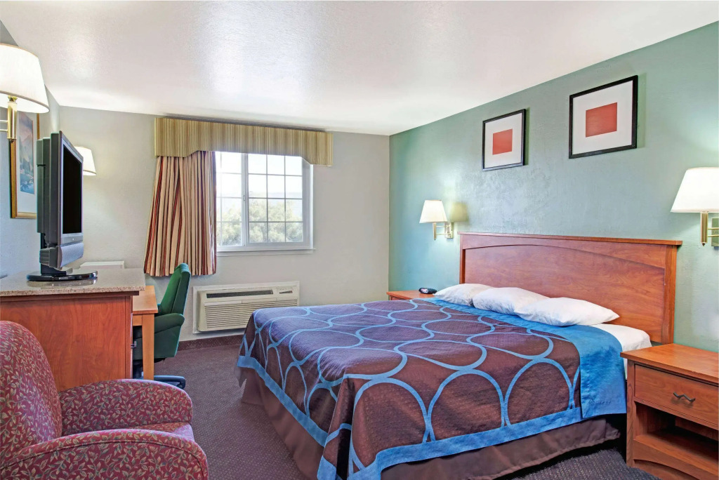 Super 8 by Wyndham Sacramento/Florin Rd