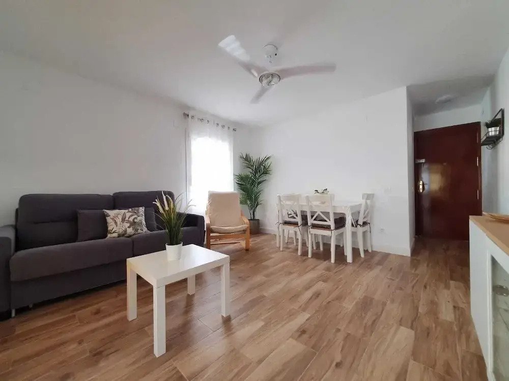 Excellent Location, Very Close to the Beach and Very Bright House