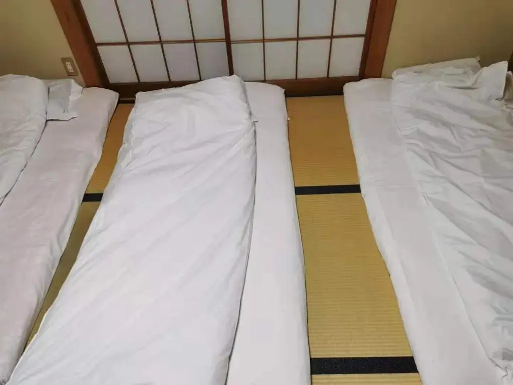 桜薫 熱川駅まで280メートル海水浴場まで500メートル