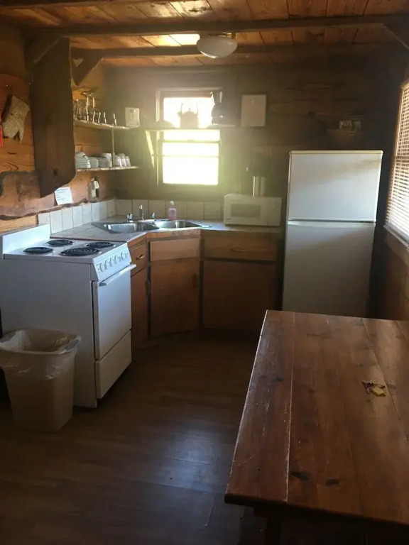 Lago Linda Hideaway Camp