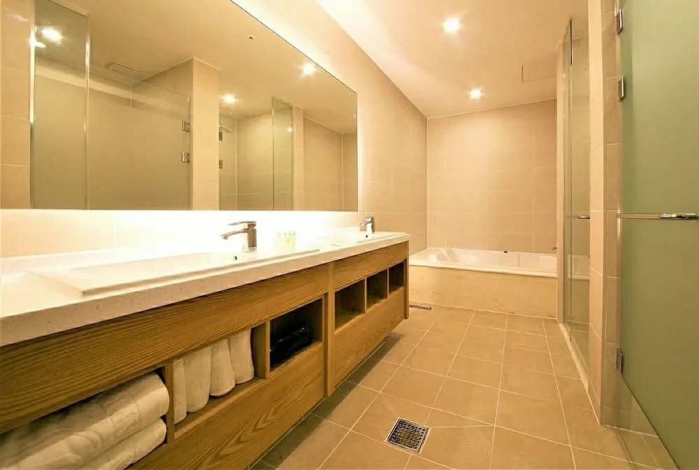 Yangsan Time Square Hotel