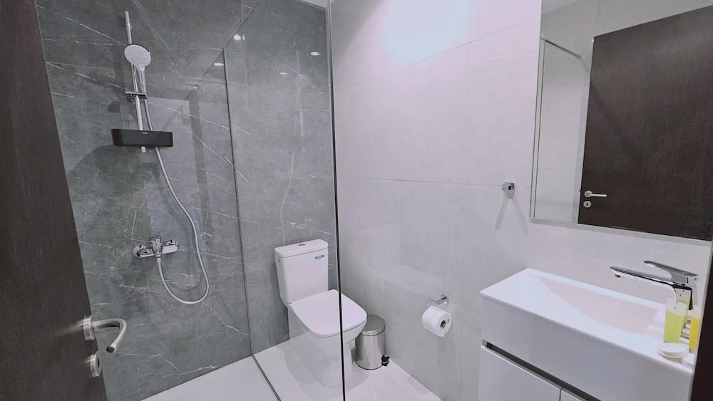 104 NIC - 402 Stay Cosmo City Suite