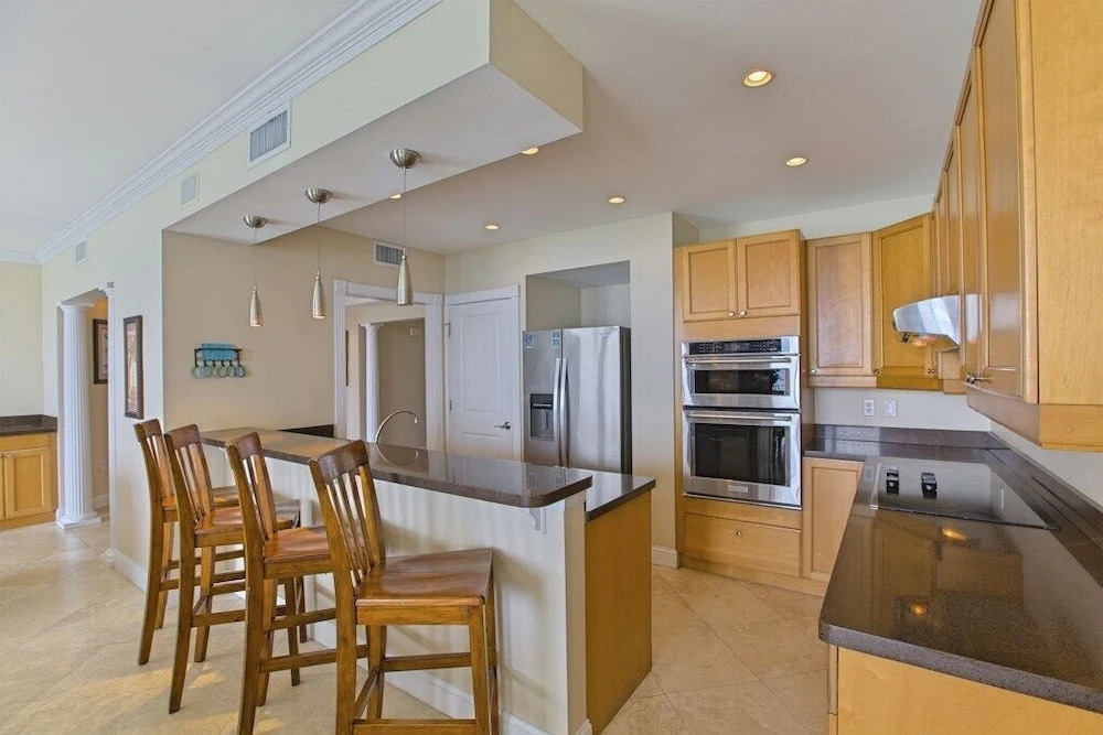 Majestic Reef Penthouse - 3 Br Condo