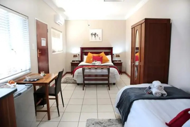 Alucarni Guest House with solar energy
