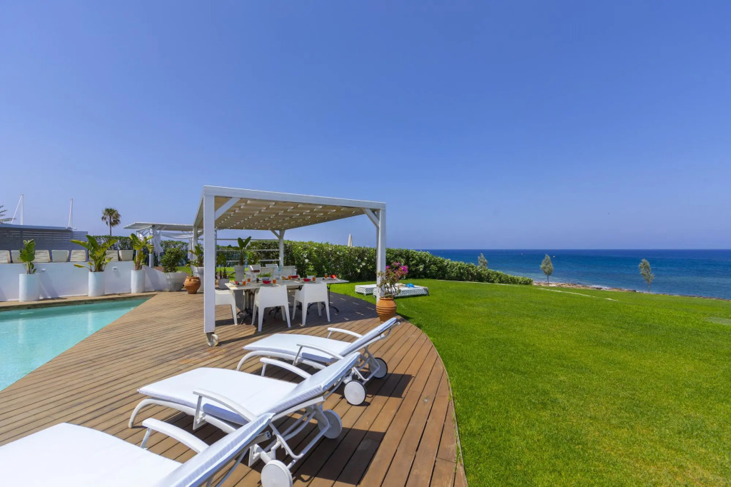 Beachfront Dream Villa