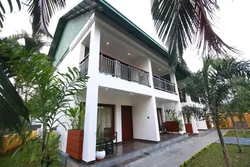 Silver Storm Resort Athirappilly