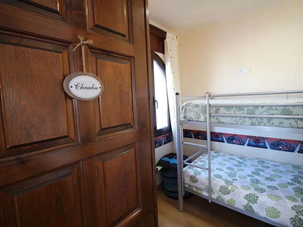 Comely Holiday Home in Empuriabrava With Barbecue