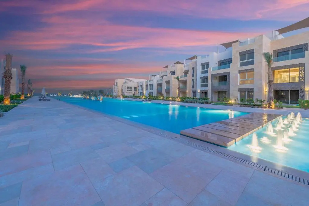 Mangroovy 2 Bedroom Sea View Apartment, Pool & Beach