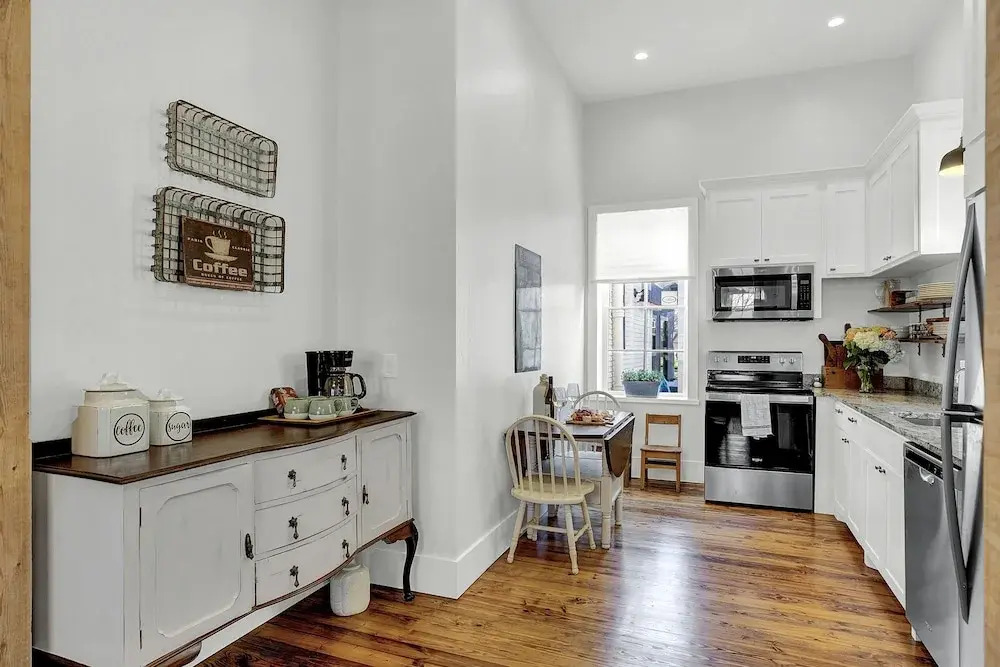 New! Luxurious Home 1blk to Main W/wine Cellar