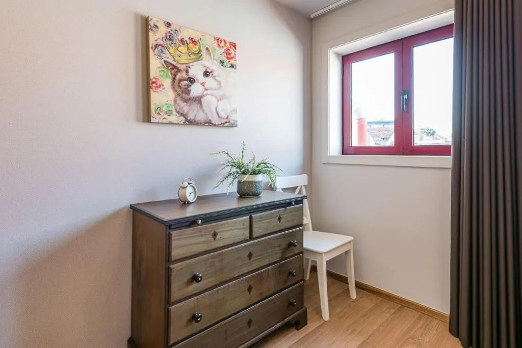 GuestReady - Crayon Walls Balcony