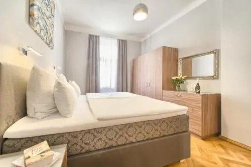 Spacious And Bright Apartment Dusni 13