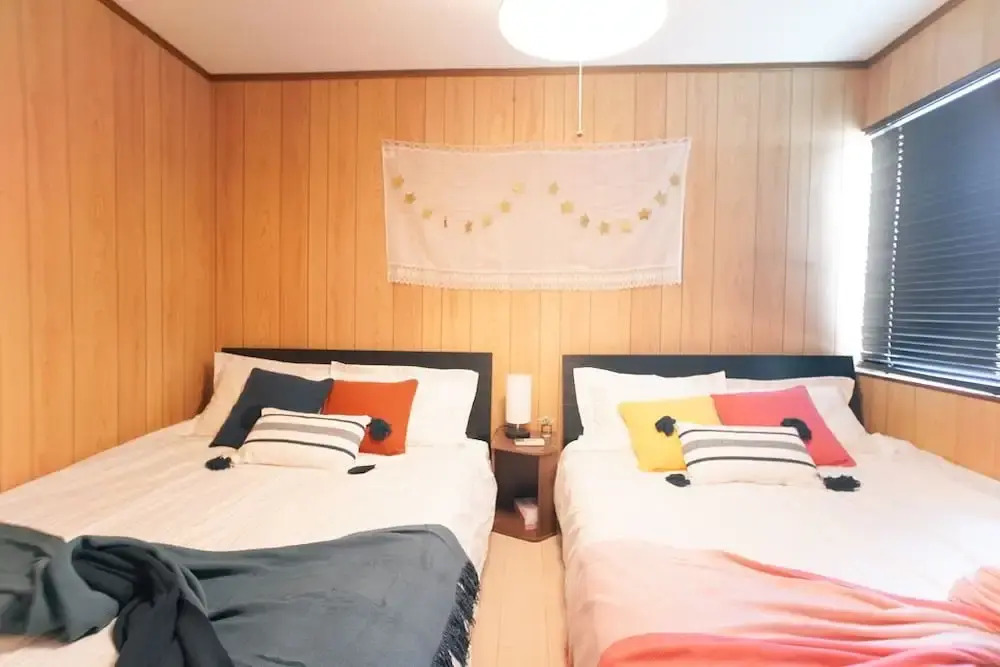 Tsurumibashi House